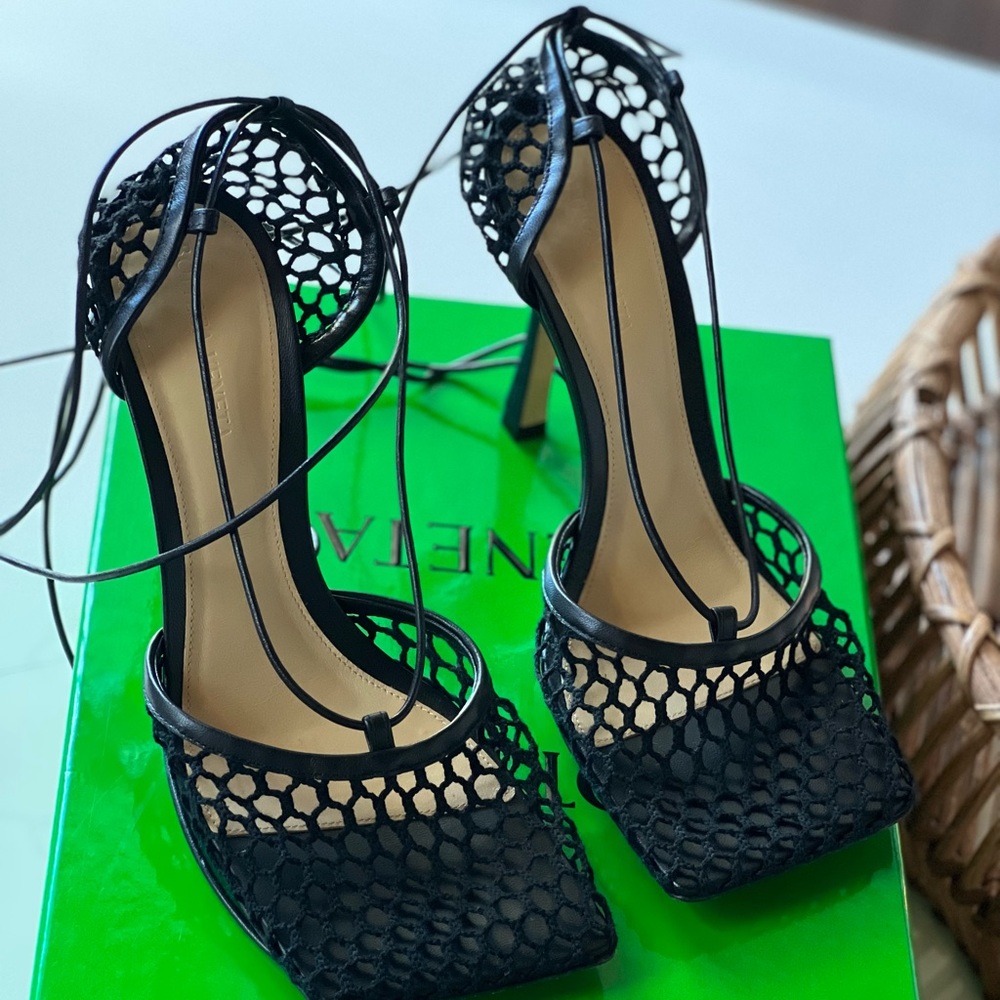 SOLD 💕 *Authentic* Black Bottega Stretch Sandal -Like New!